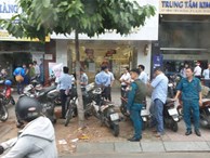 Vụ dùng súng cướp 1,5 tỷ đồng ngân hàng ở Sài Gòn: Nghi can đốt xe máy gây án