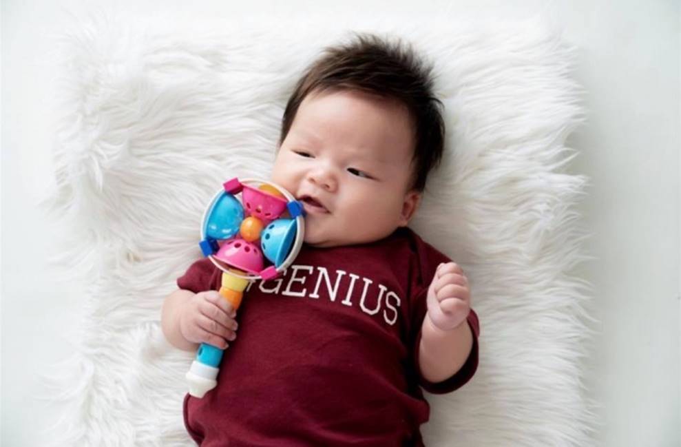 Vợ chồng Lê Khánh thực hiện bộ ảnh ý nghĩa trong lần đầu tiên con trai được đón Noel-6