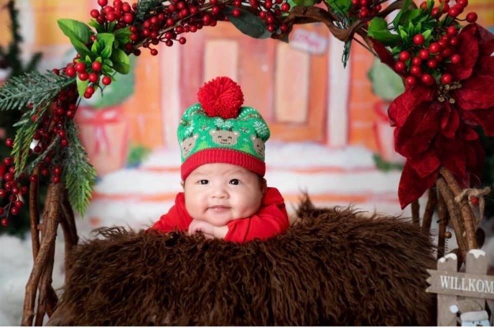 Vợ chồng Lê Khánh thực hiện bộ ảnh ý nghĩa trong lần đầu tiên con trai được đón Noel-7
