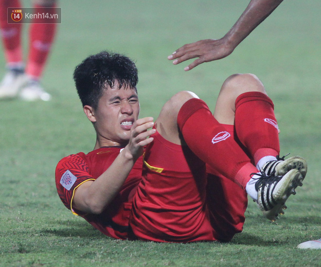 Gặp anh chàng sơ vin Đình Trọng sau AFF Cup: Điều buồn nhất là sẽ phải xa bóng đá rất lâu-11