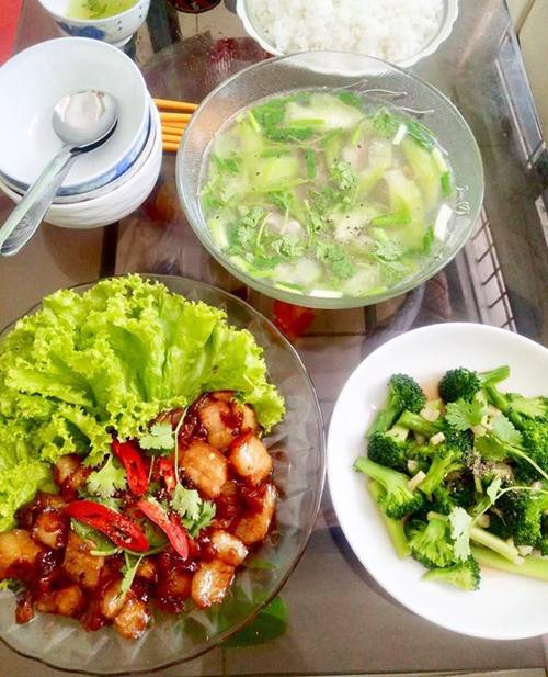 Gái Sài thành khoe những mâm cơm 3 người dưới 100k khiến ông xã lẫn mẹ chồng tâm phục-5