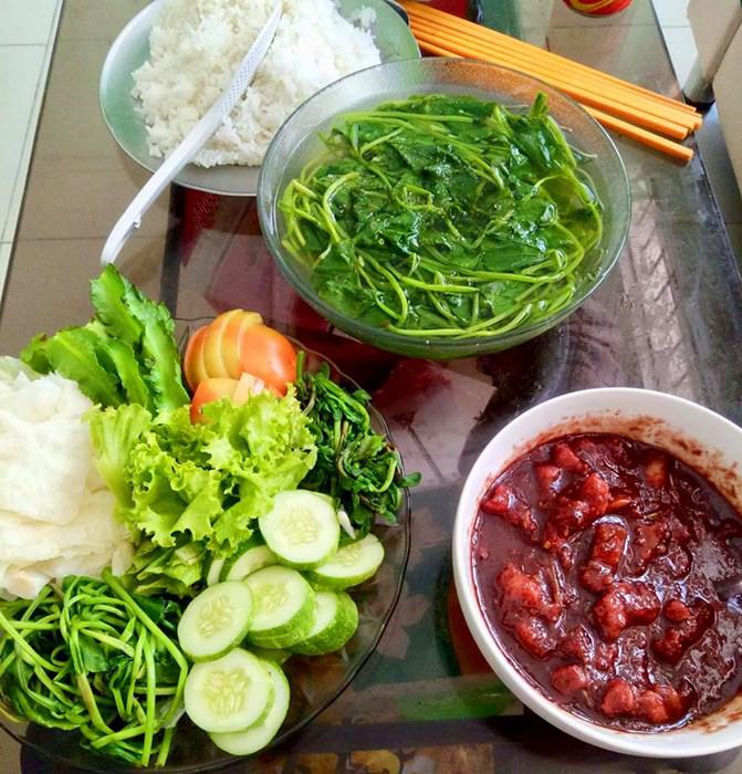 Gái Sài thành khoe những mâm cơm 3 người dưới 100k khiến ông xã lẫn mẹ chồng tâm phục-8