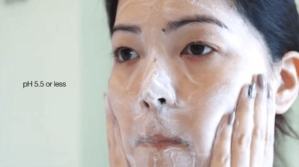 Bí mật cho làn da trắng mịn, không một nốt mụn của phụ nữ Nhật chính ở công thức rửa mặt theo thứ tự này-4