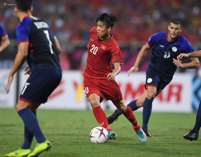 Phan Văn Đức cùng bạn gái tin đồn Ngọc Nữ bị bắt gặp cùng nhau đi ăn ở Sài Gòn-1