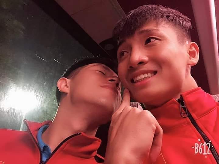 Kệ bạn gái thủ thỉ sẽ luôn bên cạnh, story đầu tiên của Tư Dũng sau khi vô địch lại dành cho... Trọng Ỉn-2