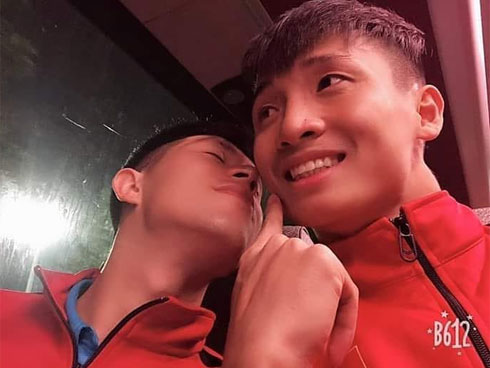 Gọi Tư Dũng là thằng em láo nhất từ trước tới nay nhưng vẫn ngả vào nhau thân thiết, Huy Hùng khiến fans hoang mang-3