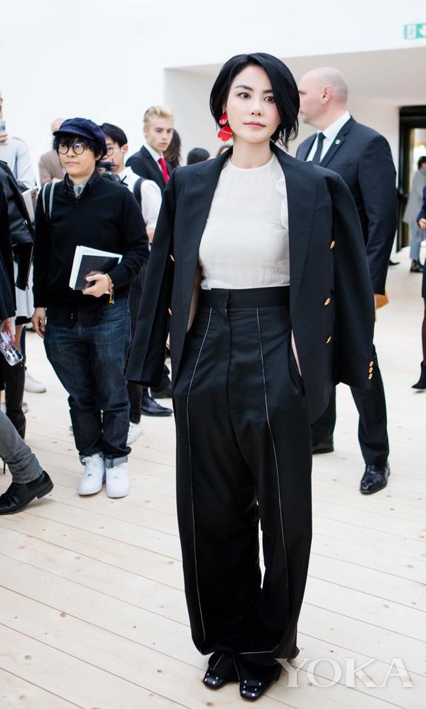 Diva Vương Phi: Bỏ chồng con theo tình trẻ kém 11 tuổi, U50 sống độc thân trong giàu sang-8