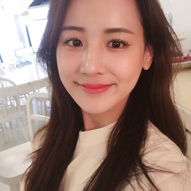 Nhiều nàng bỏ bẵng đi bước skincare này vào mỗi buổi sáng, kết quả là da cứ khô héo xám xịt cả ngày-1