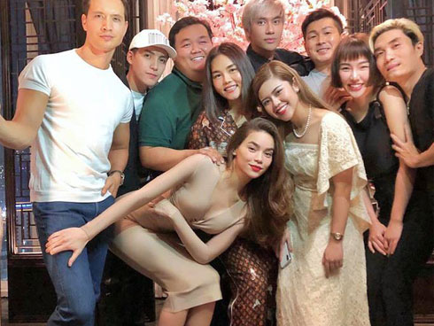 Kim Lý hôn Hồ Ngọc Hà đắm đuối dưới tháp Eiffel-5