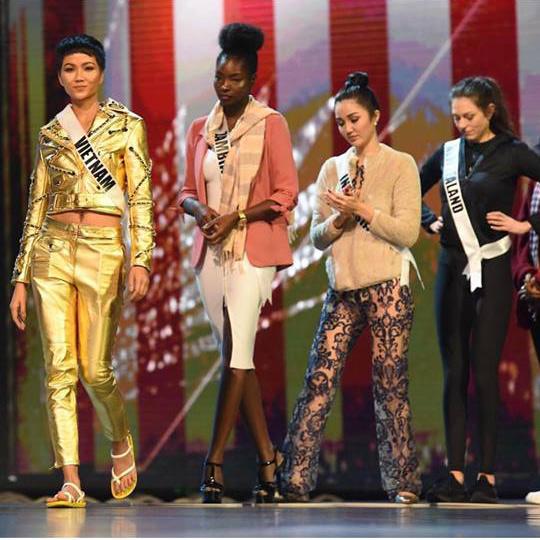 HHen Niê và Hồ Ngọc Hà, khi Hoa hậu bình dân đụng hàng biểu tượng thời trang-4