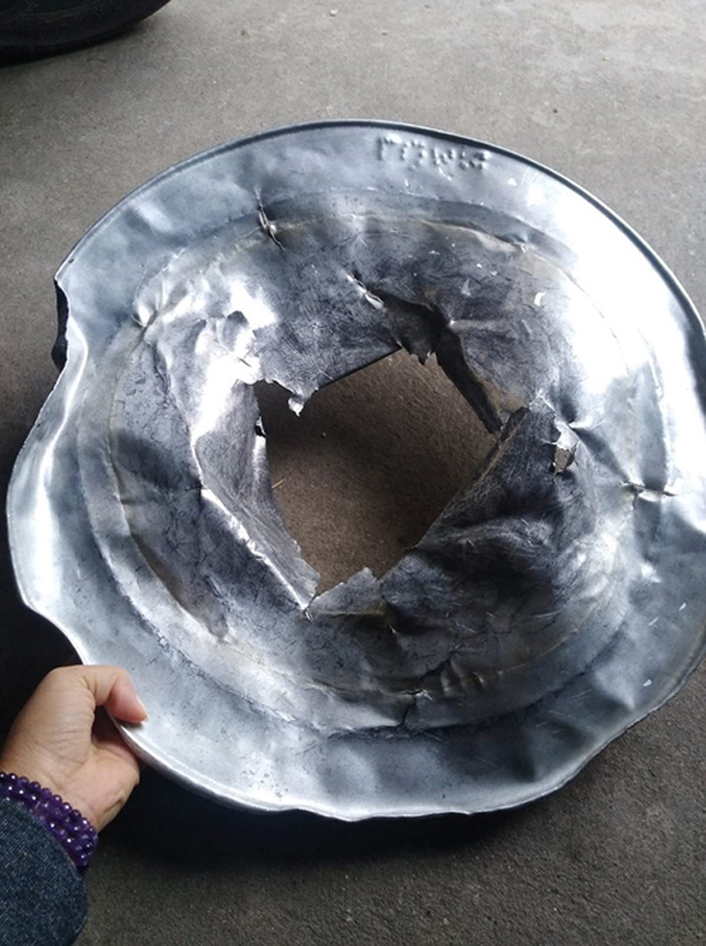 Thiệt hại khổng lồ của người hâm mộ sau chức vô địch của Việt Nam-4