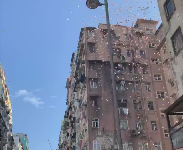 Triệu phú Bitcoin bị bắt vì rải tiền khắp thành phố-2