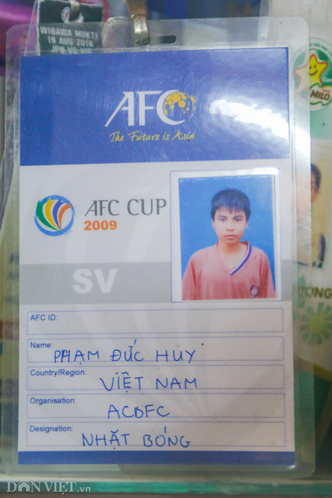 Lộ ảnh hồi nhỏ cực ngố tàu” của cầu thủ Đức Huy-5