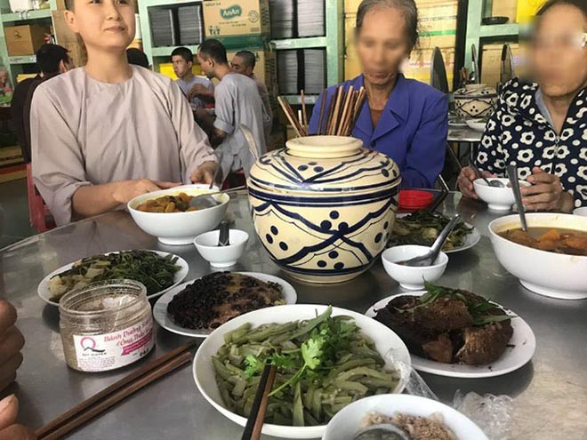 Xôn xao thông tin người đẹp Hoa hậu Việt Nam lấy chồng sau hơn 2 tháng tuyên bố đi tu-3