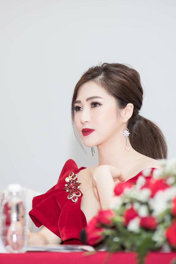 Chưa hạ nhiệt, 3 màu son gắn bó với sao Việt năm nay vẫn lên ngôi mùa lễ hội này!-13