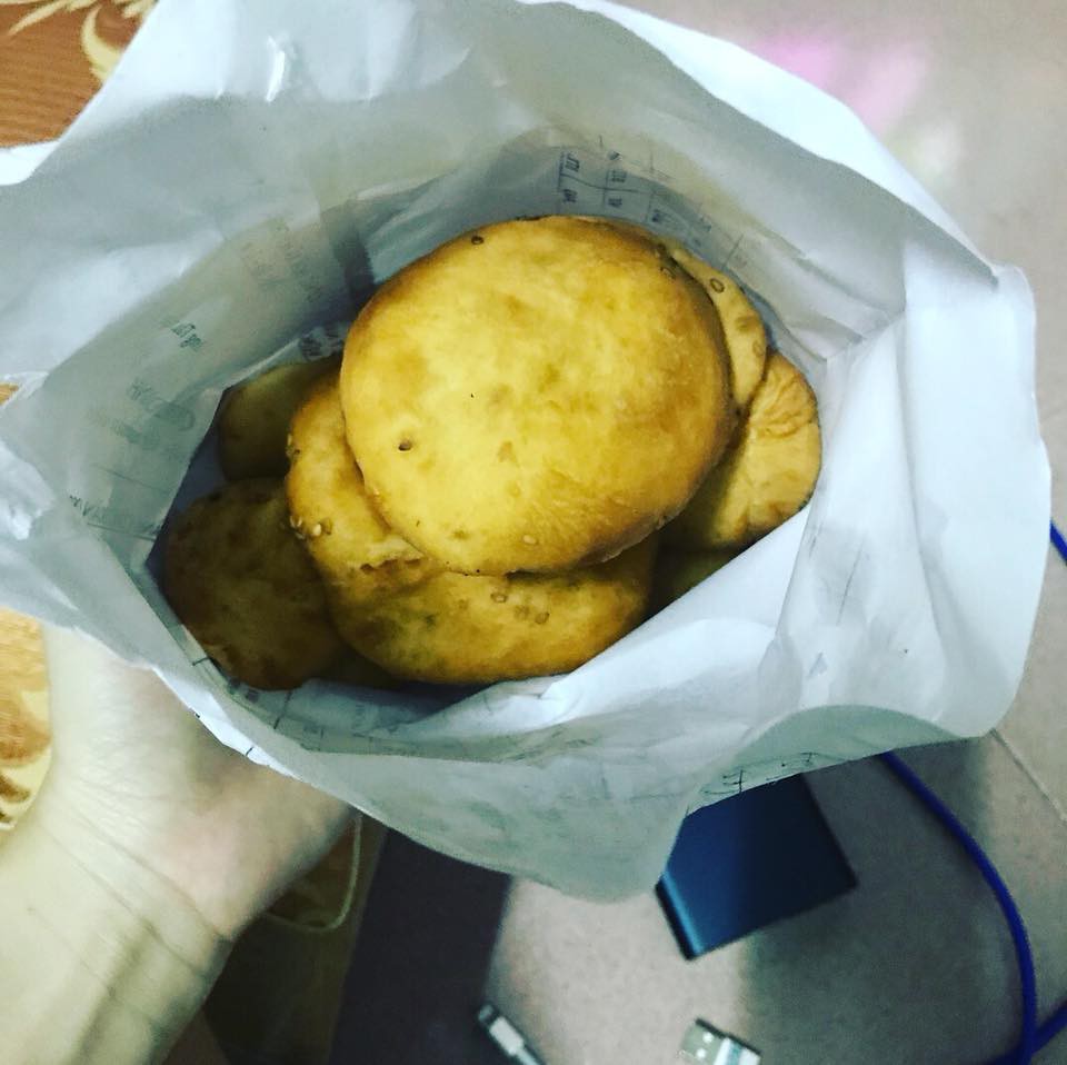 Chiếc bánh tiêu nhất phẩm ở Vũng Tàu làm người ta xếp hàng cả tiếng mới mua được-11