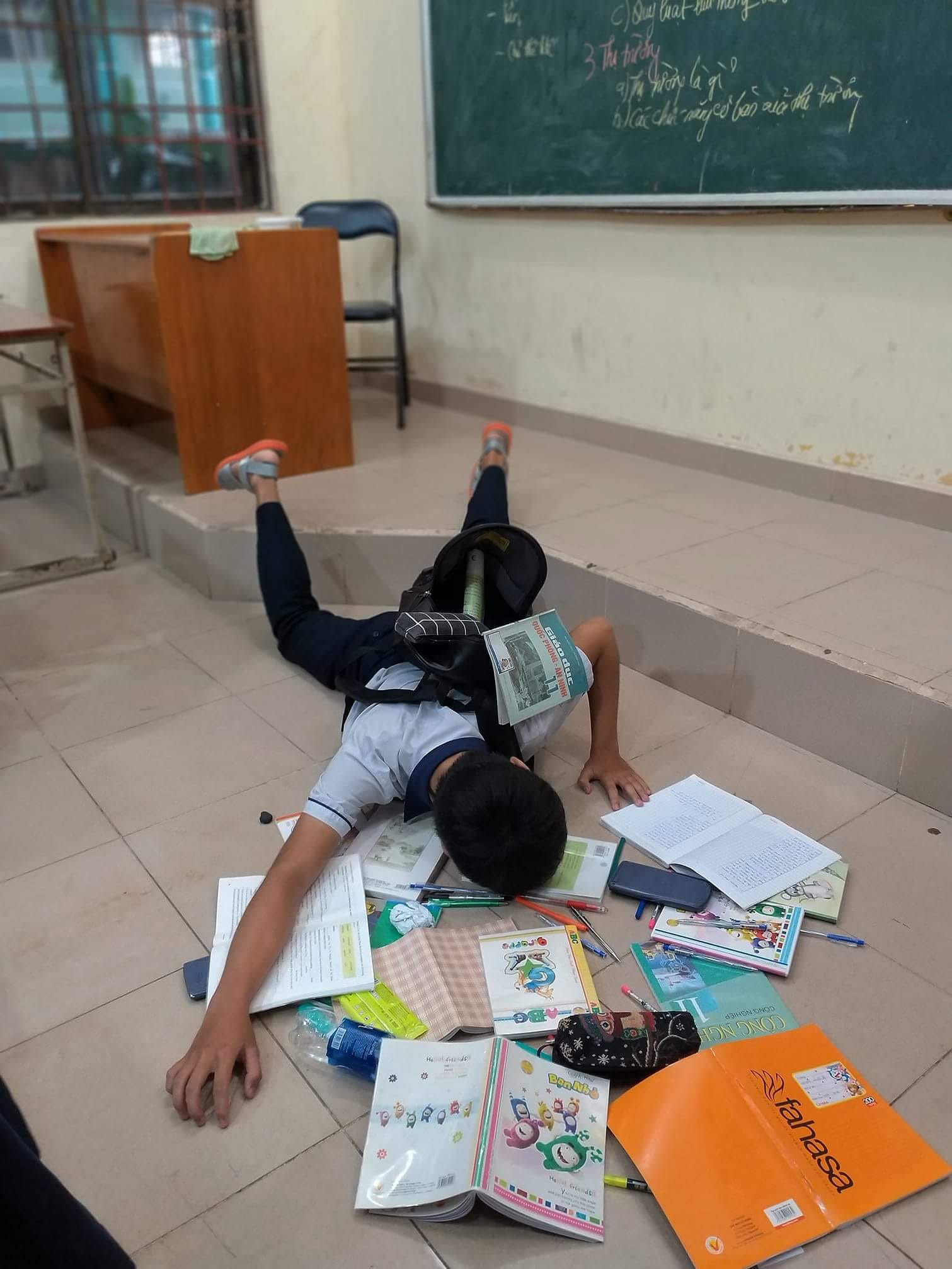 Thế hệ 10x đi học: Quậy phá lầy lội khác biệt 8x, 9x ngày xưa, nghĩ ra đủ trò chẳng giống ai-12