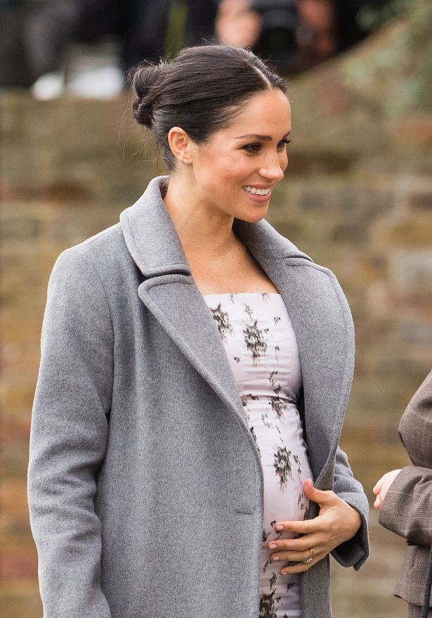 Meghan dính nghi án ăn cơm trước kẻng, đã mang thai trước khi kết hôn vì một loạt những điểm bất thường này-2