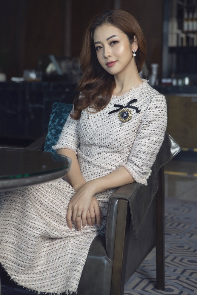 Jennifer Phạm thích những trang phục đơn giản nhưng vẫn thể hiện được phong cách riêng-8