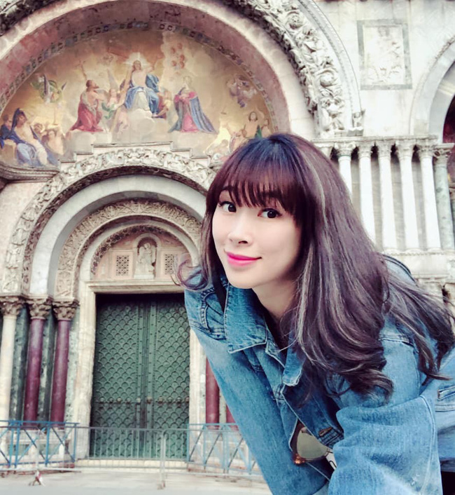 Ngỡ ngàng trước nhan sắc vợ của BTV Quốc Khánh: Trẻ trung bất chấp tuổi tác, 2 con vẫn đẹp như lúc đôi mươi-9