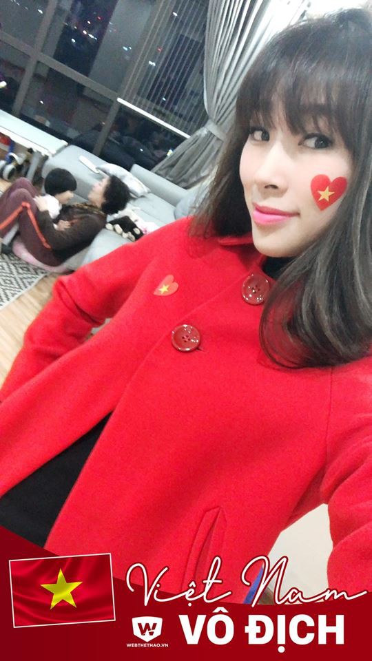 Ngỡ ngàng trước nhan sắc vợ của BTV Quốc Khánh: Trẻ trung bất chấp tuổi tác, 2 con vẫn đẹp như lúc đôi mươi-13