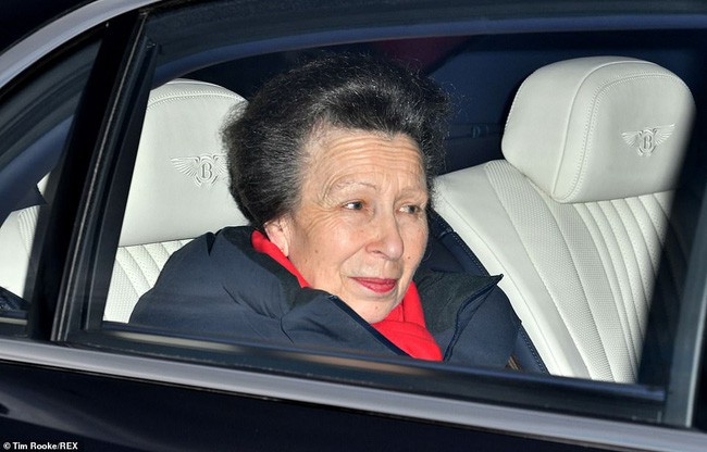 Kate và Meghan lần đầu tiên chạm mặt sau tin đồn rạn nứt nhưng ngoại hình chênh lệch giữa họ mới đáng chú ý-8