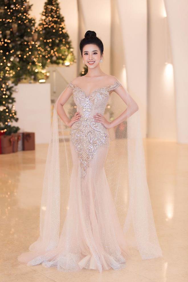 Không còn là Hoa hậu nghèo nhất VBiz, Đỗ Mỹ Linh mang trang sức tiền tỷ thắp sáng thảm đỏ-17