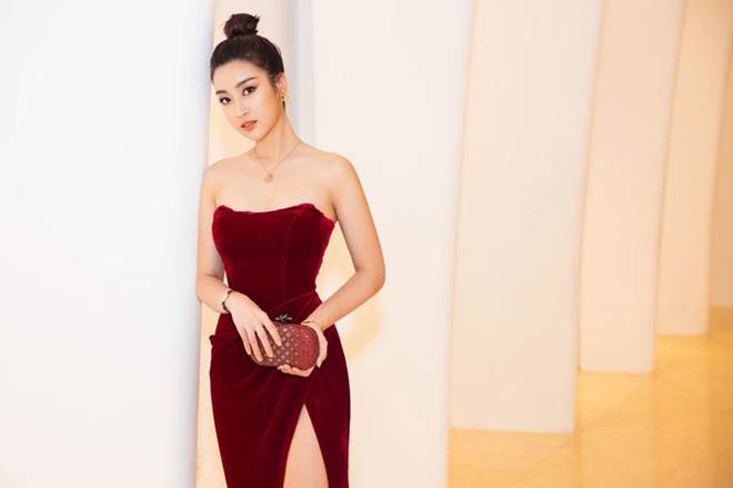 Không còn là Hoa hậu nghèo nhất VBiz, Đỗ Mỹ Linh mang trang sức tiền tỷ thắp sáng thảm đỏ-2