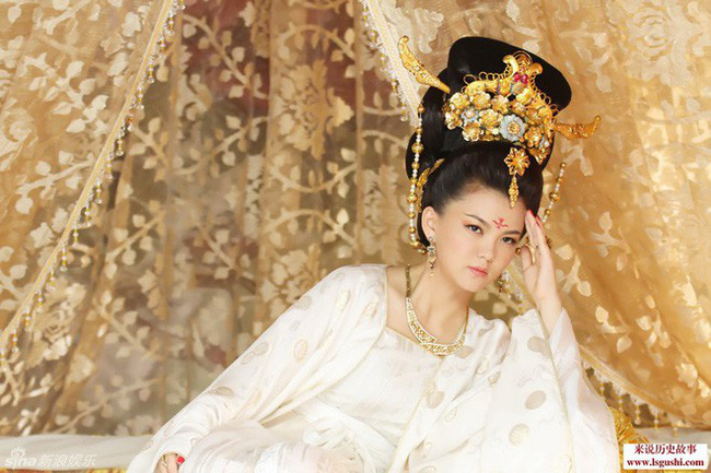 Hoàng hậu vô đạo chấn động lịch sử Trung Hoa: tư thông với Thái giám, hãm hại em gái, dùng thuật vu cổ giết Vua-6