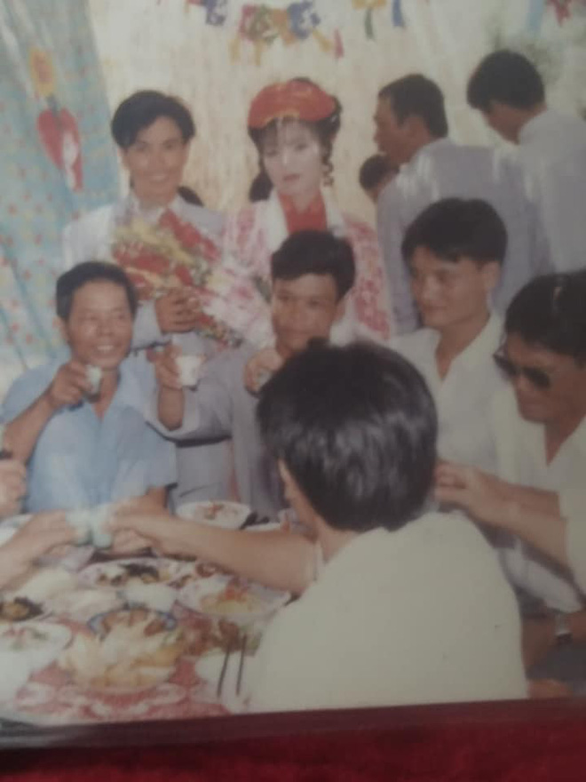 Đám cưới không nụ cười của người phụ nữ cách đây 22 năm và chuyện kể từ cậu con trai-5