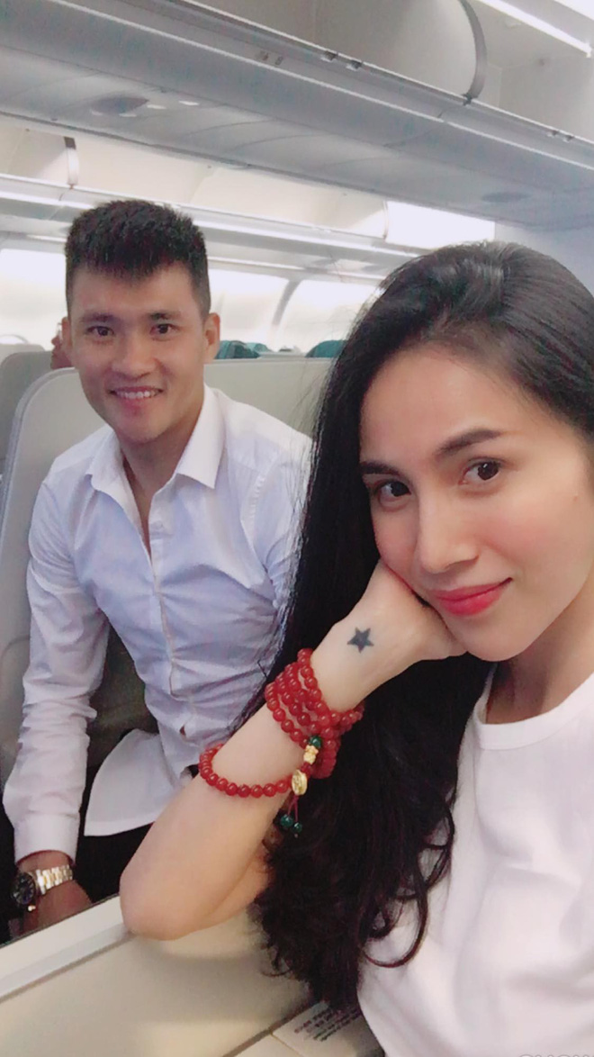 Mẹ Công Vinh khóc nức nở khi nghe tin nam cầu thủ ký đơn ly hôn Thủy Tiên trên sóng truyền hình, nhưng sự thật là...?-2