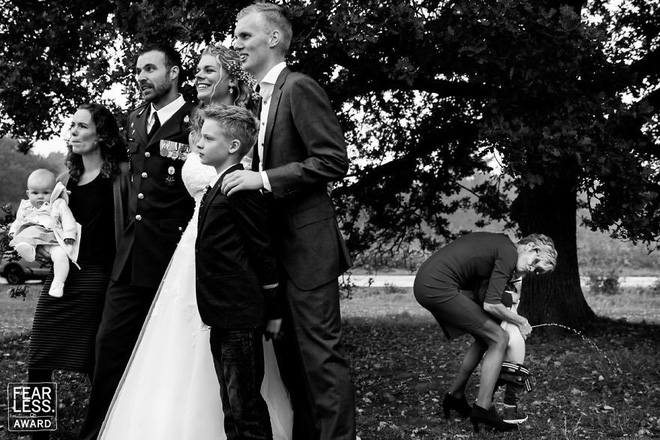 Nước mắt, nụ cười và cả sự cố khó đỡ làm nên những bức ảnh cưới đẹp nhất năm 2018!-11