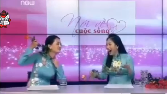 MC Quỳnh Chi gặp sự cố bất cẩn trên sóng truyền hình trực tiếp-2