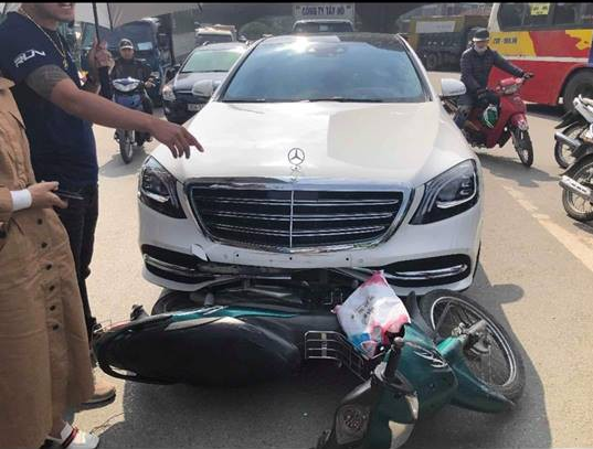 Đâm Mercedes mới, tài xế Grab sợ đến mức tim nhảy ra ngoài và hành xử đáng nể của chủ xe-1