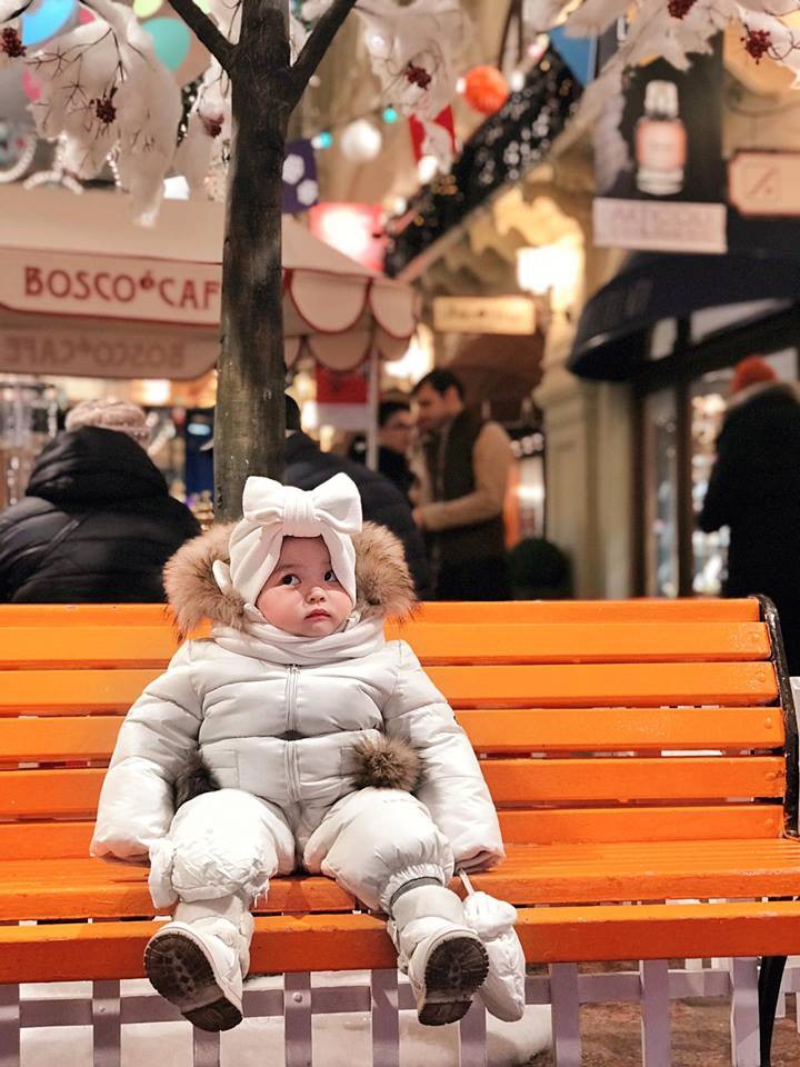 Cô bé Việt mặc kín mít như phi hành gia, chỉ hở đôi mắt tạo dáng chụp ảnh dưới cái lạnh -17 độ ở Nga khiến nhiều người bật cười-8