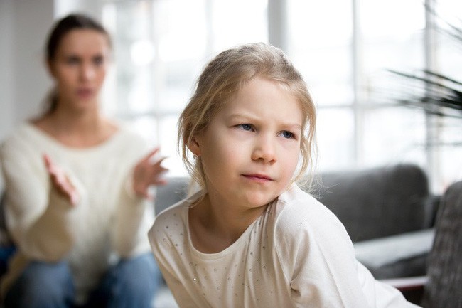 7 cách tuyệt vời mà bố mẹ thông thái dùng để ngăn con cư xử tệ với mọi người-1
