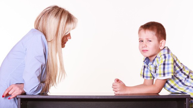 7 cách tuyệt vời mà bố mẹ thông thái dùng để ngăn con cư xử tệ với mọi người-3