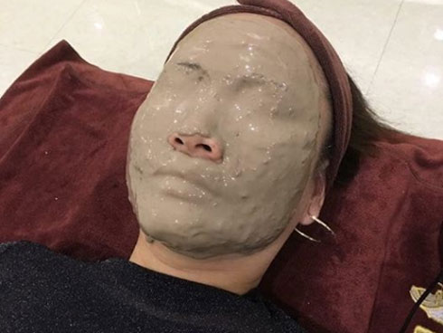 Tưởng vớ món hời khi mua gel lột mụn được tặng mặt nạ, cô nàng khiến dân mạng cười bò khi đem ra sử dụng-4