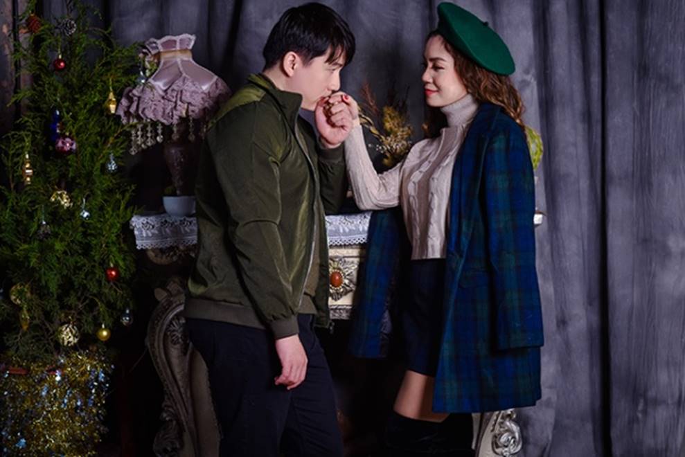 Ngọc Anh tình tứ cùng bạn trai tin đồn ít tuổi trong bộ ảnh Giáng sinh-8