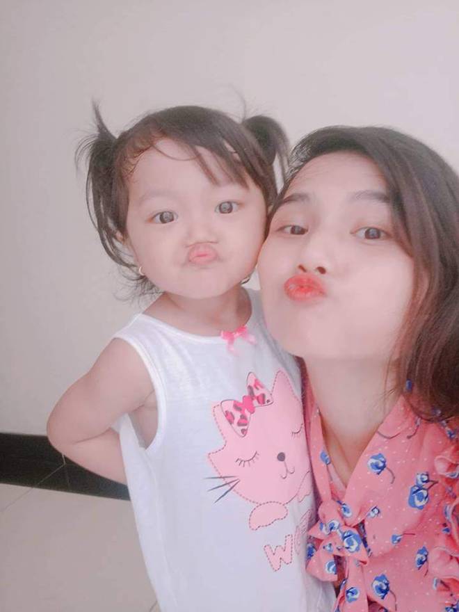 Chị từ chối lấy chồng để đăng quang, em gái HHen Nie đã kết hôn 3 năm, con 2 tuổi-10