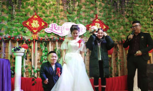 Vượt qua mọi rào cản, cô gái Trung Quốc quyết lấy chồng cao 90cm khiến cả MXH xôn xao-4