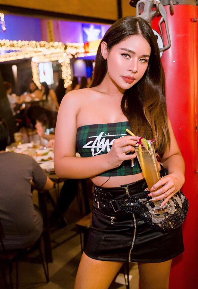 Hot girl” mạng xã hội đối mặt án tù vì chê váy do công chúa Thái Lan thiết kế-1