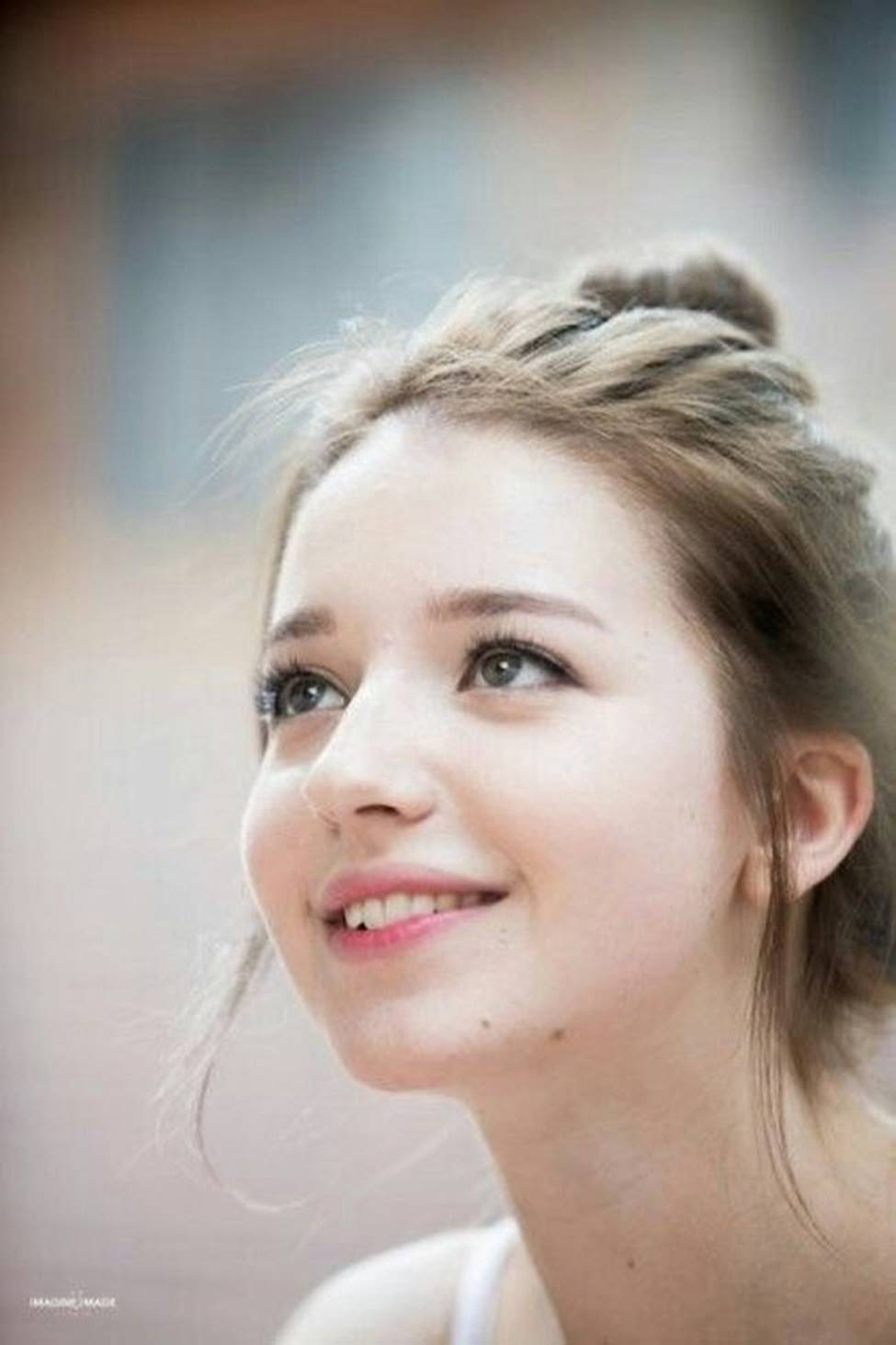 Cô gái Nga khiến giới trẻ châu Á mê mệt, được ví tiên nữ hạ thế-1