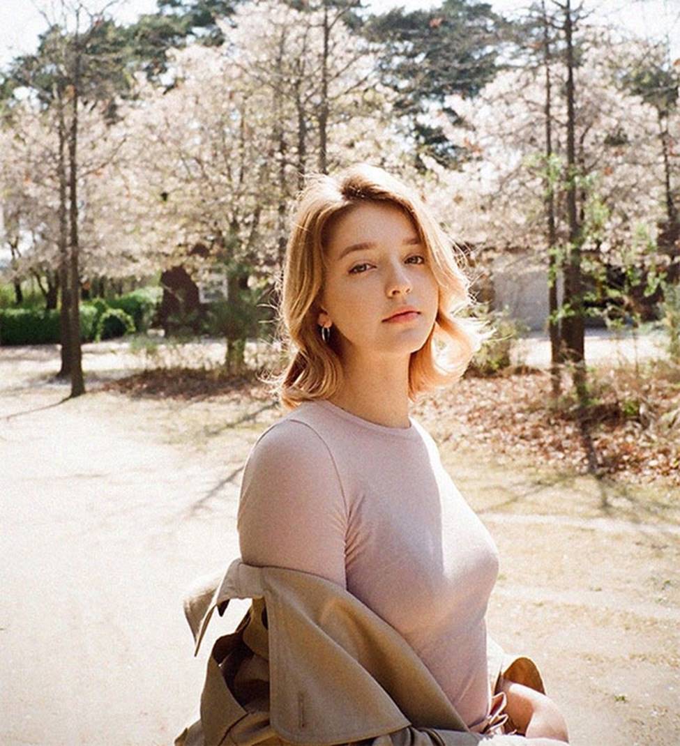 Cô gái Nga khiến giới trẻ châu Á mê mệt, được ví tiên nữ hạ thế-11