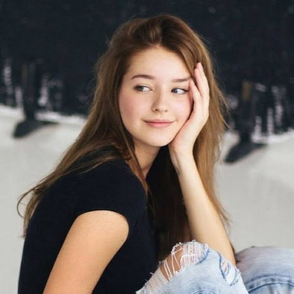 Cô gái Nga khiến giới trẻ châu Á mê mệt, được ví tiên nữ hạ thế-5