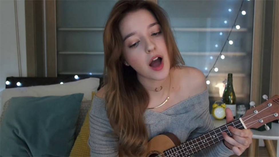 Cô gái Nga khiến giới trẻ châu Á mê mệt, được ví tiên nữ hạ thế-17