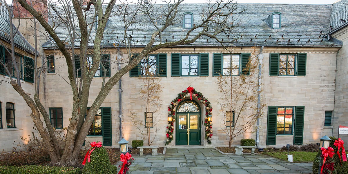 Choáng ngợp khung cảnh Noel ở các trường ĐH: Con nhà giàu sướng thật, đón Giáng sinh cũng chảnh hơn người!-7