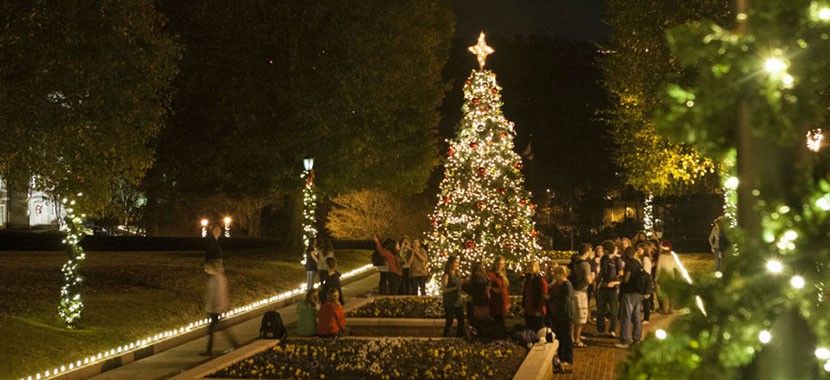 Choáng ngợp khung cảnh Noel ở các trường ĐH: Con nhà giàu sướng thật, đón Giáng sinh cũng chảnh hơn người!-11