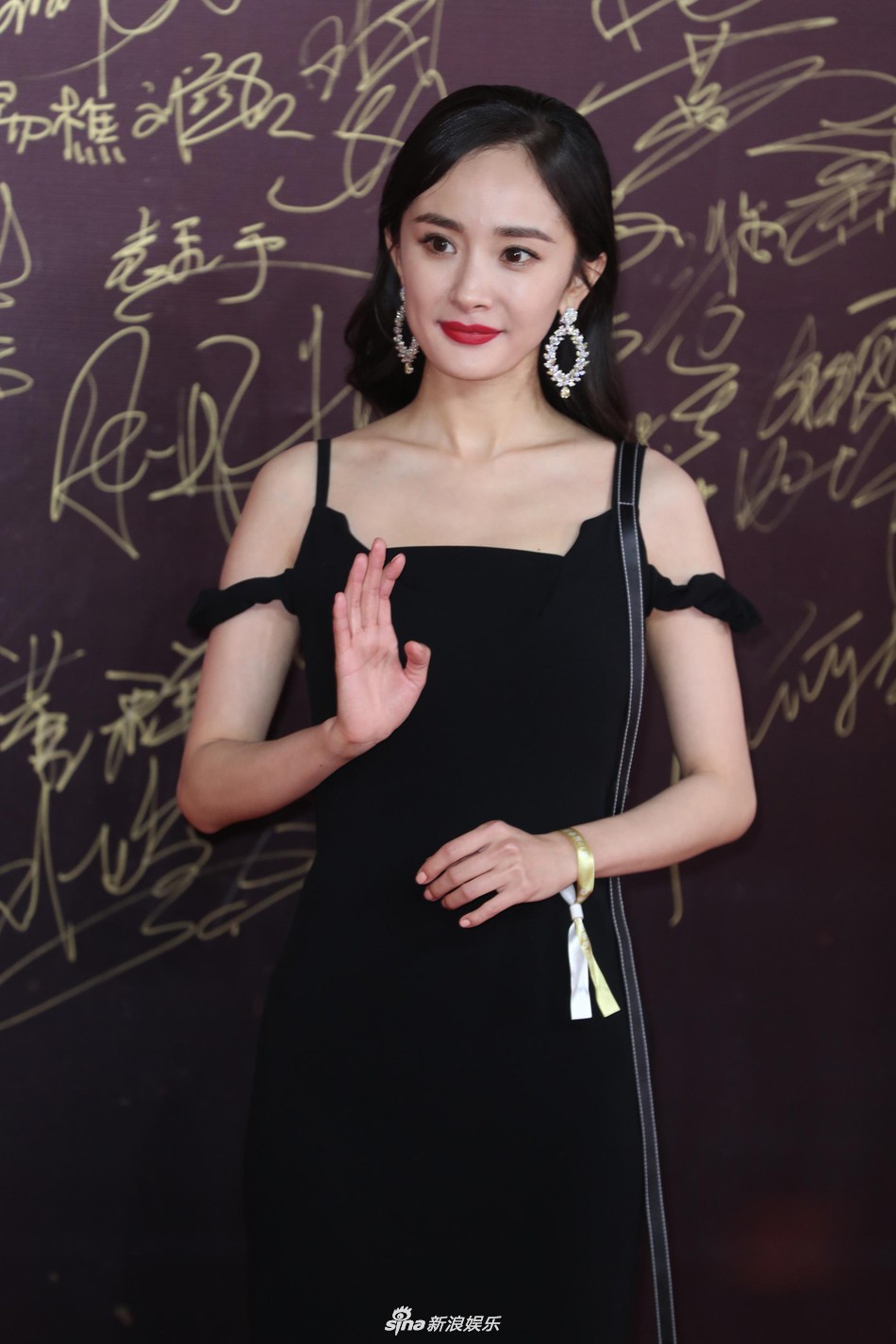 Thả thính đồng nghiệp, để con cho nhà chồng chăm sóc, Dương Mịch tự báo trước về việc ly hôn với Lưu Khải Uy?-2