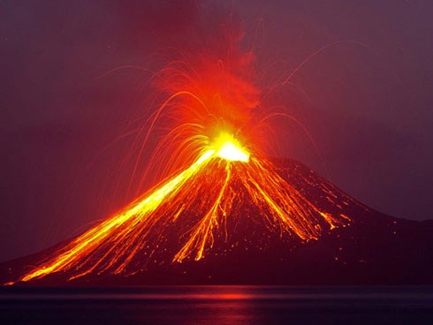 Sóng thần do núi lửa tại Indonesia khiến nhiều người thiệt mạng